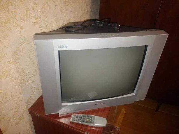 Старый телевизор AKIRA