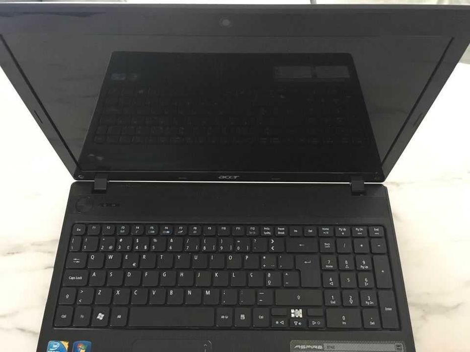 Portátil ACER ASPIRE 5742 ( Para desocupar )