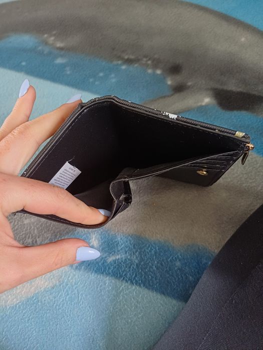 Portfel damski czarny we wzorek