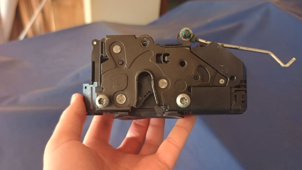 Замок водительской двери Emgrand ec7