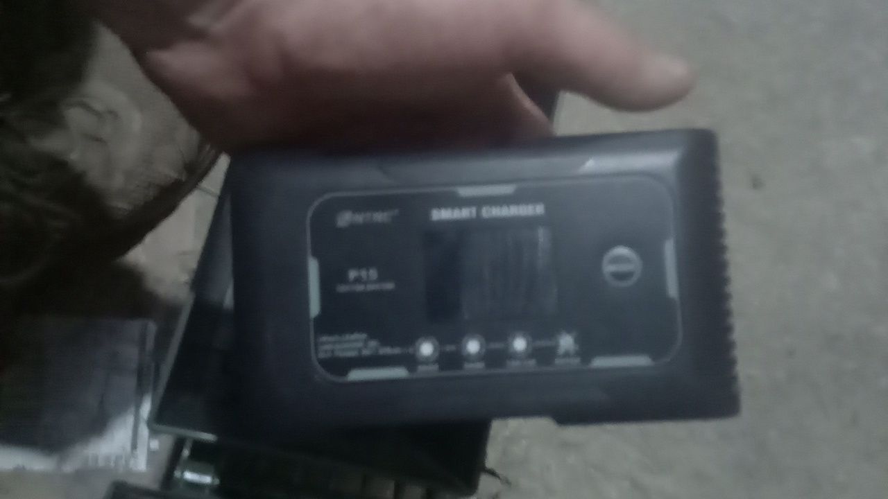 Зарядна станція 220/5 v.