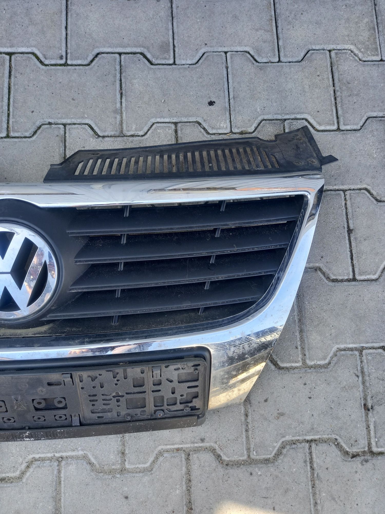 Решітка радіатора VW Passat b6