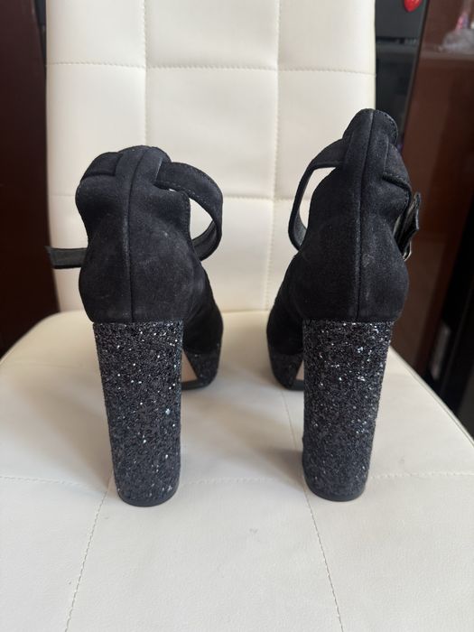 Туфли с натуральной черной замши на высоком каблуке