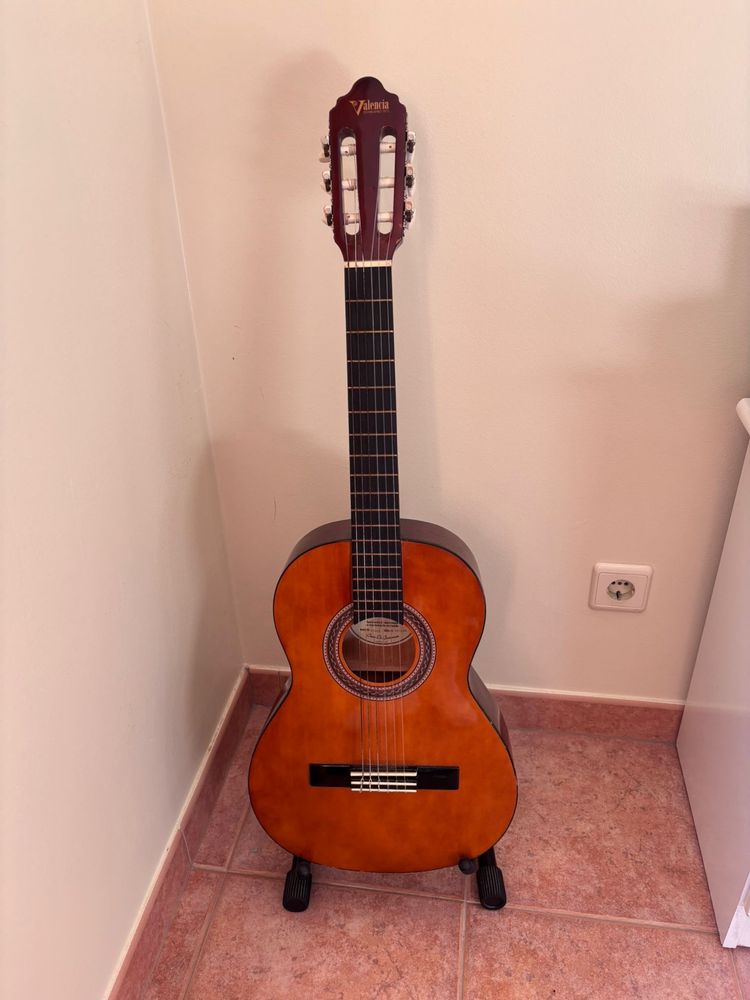 Guitarra clássica 3/4 em ótimo estado