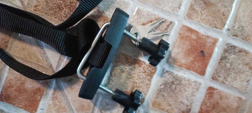 Mala de Tejadilho Titan 450 Litros. 300€ nova na Norauto.