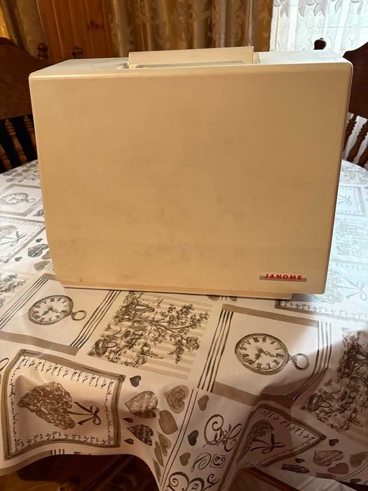 Швейна машина Janome L-394 декор,Singer 16k33,Чайка 132м мотор,Подолка