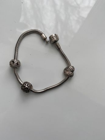 Продам серебряный браслет в стиле пандоры