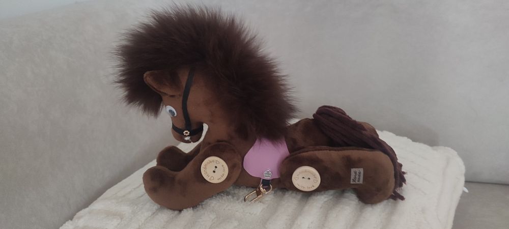Konik handmade brązowy