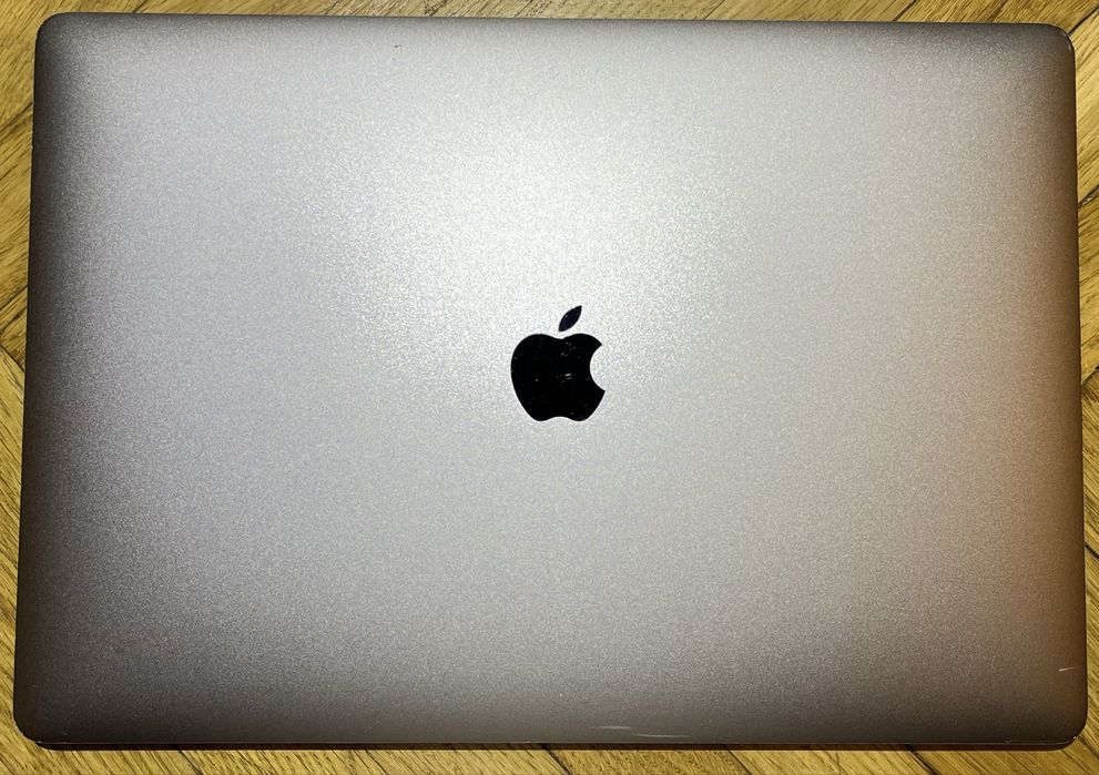 Macbook pro 15 2018 i9/32/512GB Radeon Pro 560X