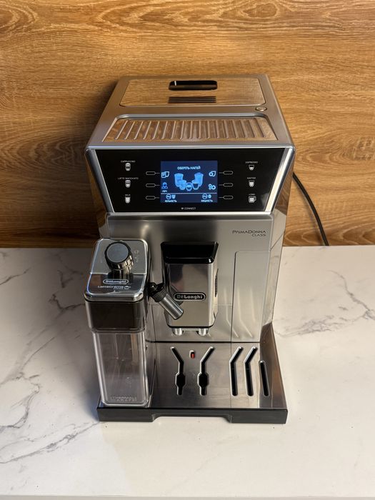Кофемашина, кавомашина DeLonghi PrimaDonna Class з Гарантією !