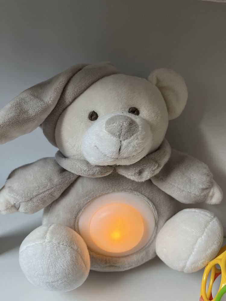 Zestaw dla malucha piłka do łapania, lampka, zabezpieczenia do szafek