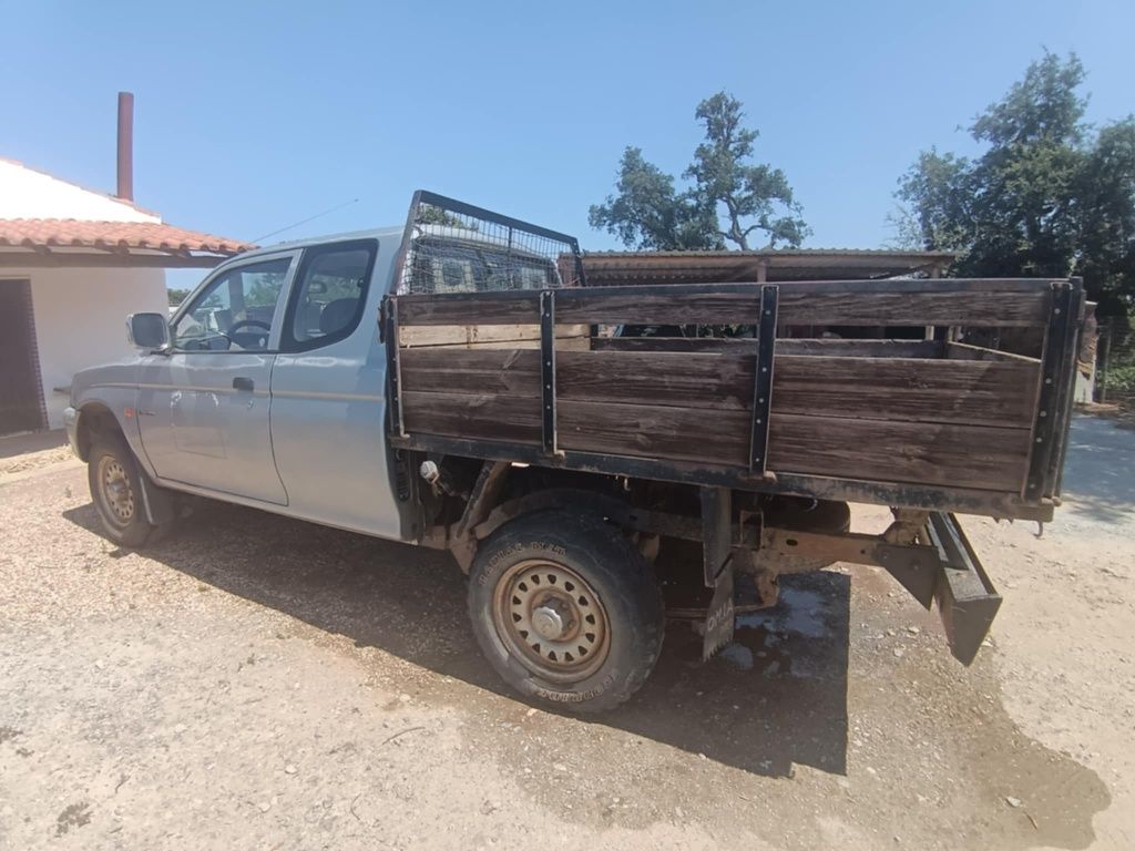 Mitsubishi Strakar L200