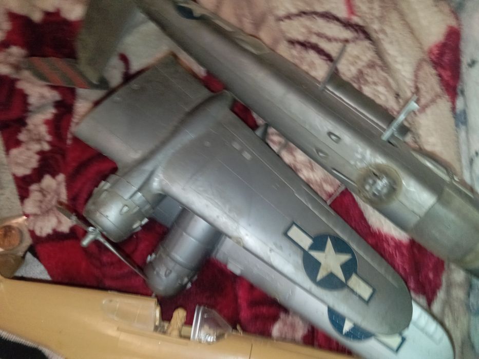 Peças de avião antigas