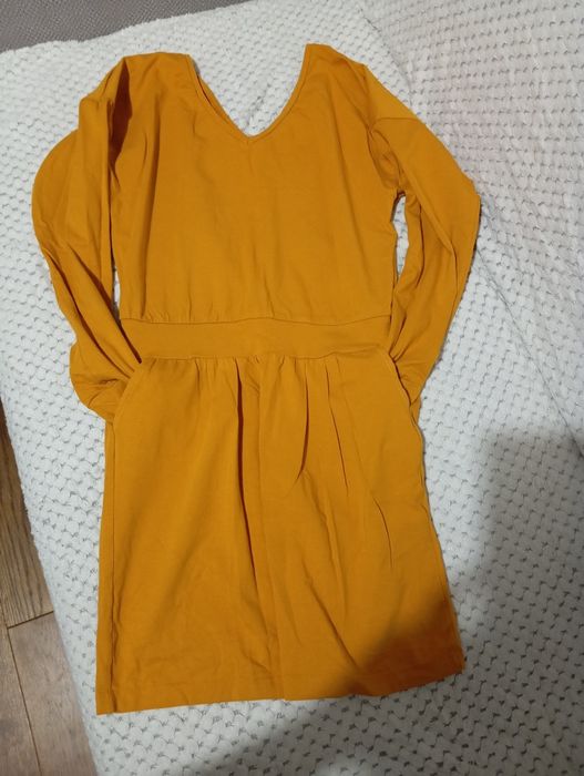 Musztardowa krótka sukienka