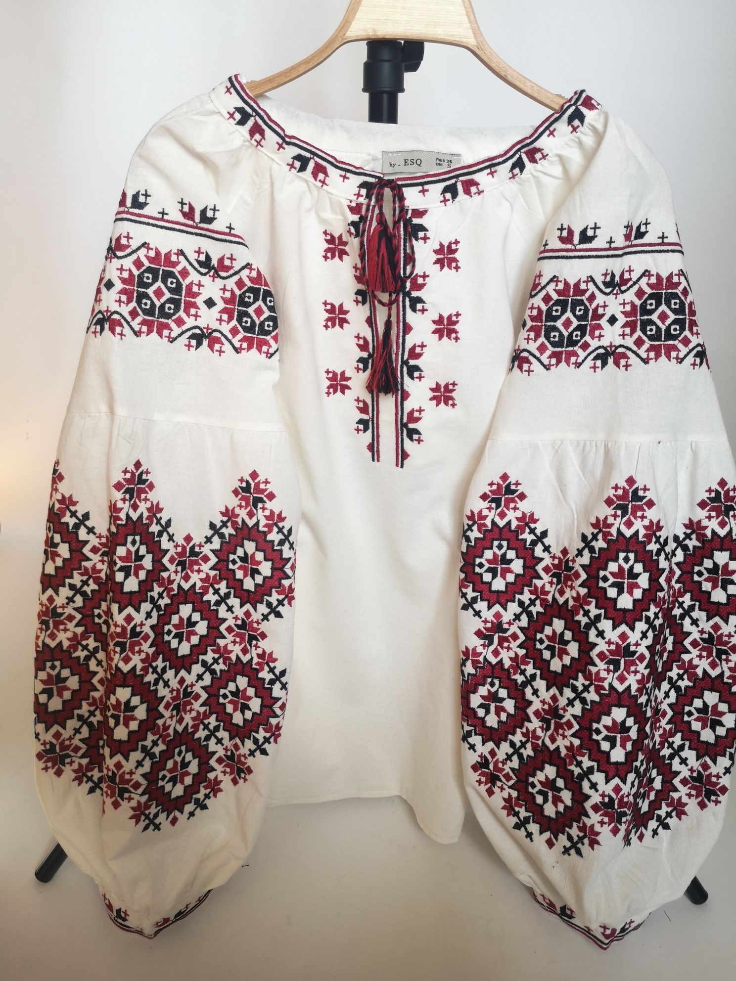 Жіноча вишиванка S, М