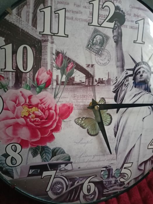 Zegar na ścianę na baterię