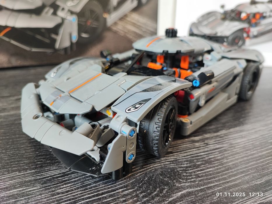 LEGO Technic Koenigsegg Jesko Absolut — сірий гіперкар (42173)
