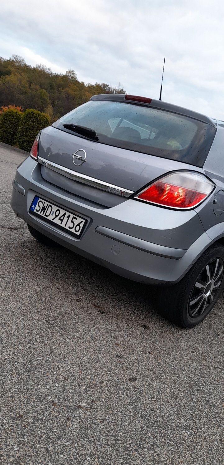 Opel Astra H 1.7