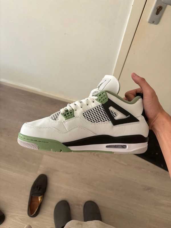 "Buty sportowe damskie" Jordan_4_retro_Seafoam_rozmiar.40