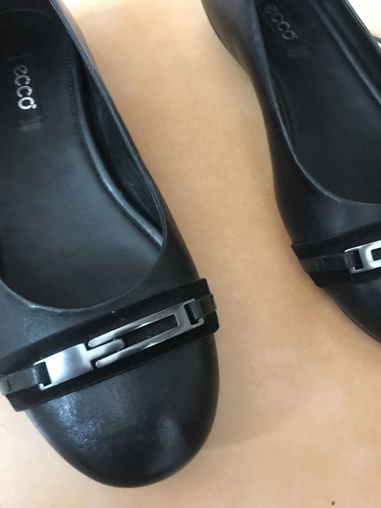 Продам женскую обувь Ecco