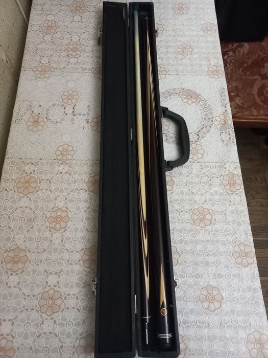 Кий для игры в бильярд