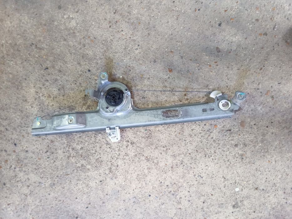 Рамка для стекло подъемника на Renault scenic 1 (2 )