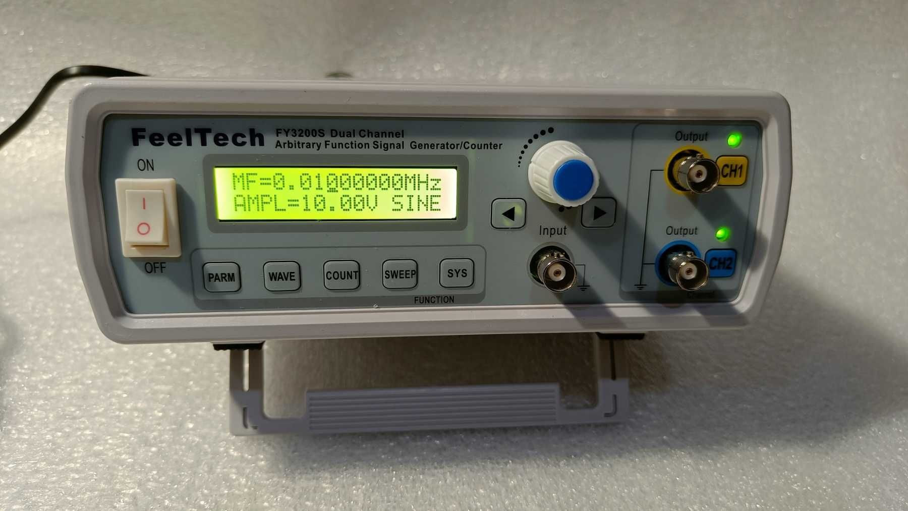 Генератор сигналов Feel Tech управление с компьютера 24 МГц