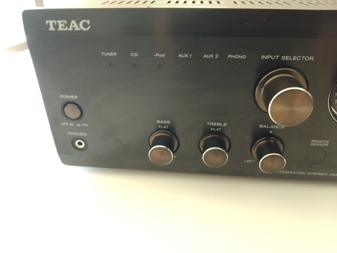 Wzmacniacz stereo Teac