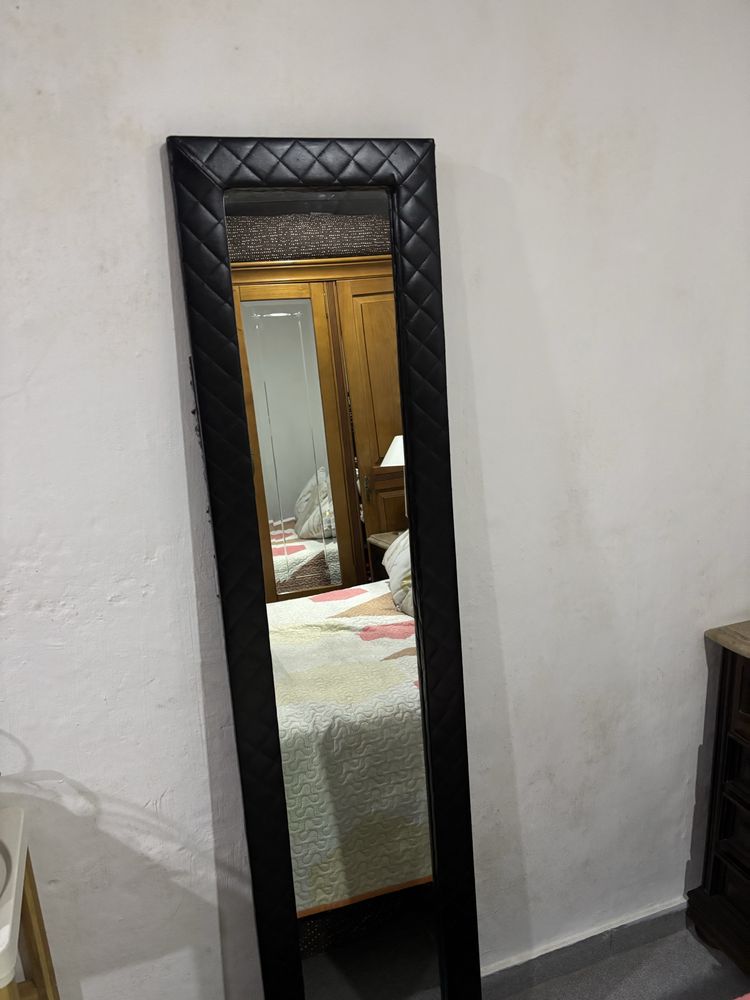 Espelho preto, acolchoado