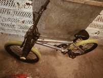 BMX z 4 pegami ( bez łańcucha)
