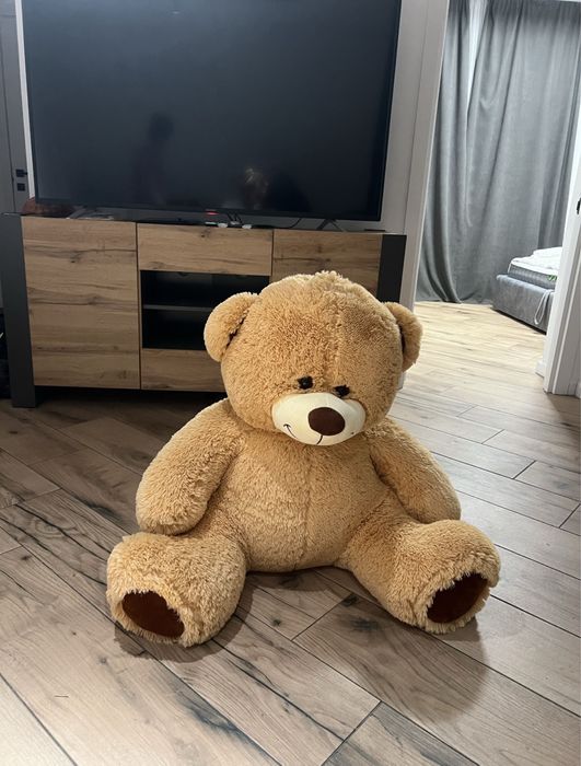 Габаритний мягкий ведмідь
