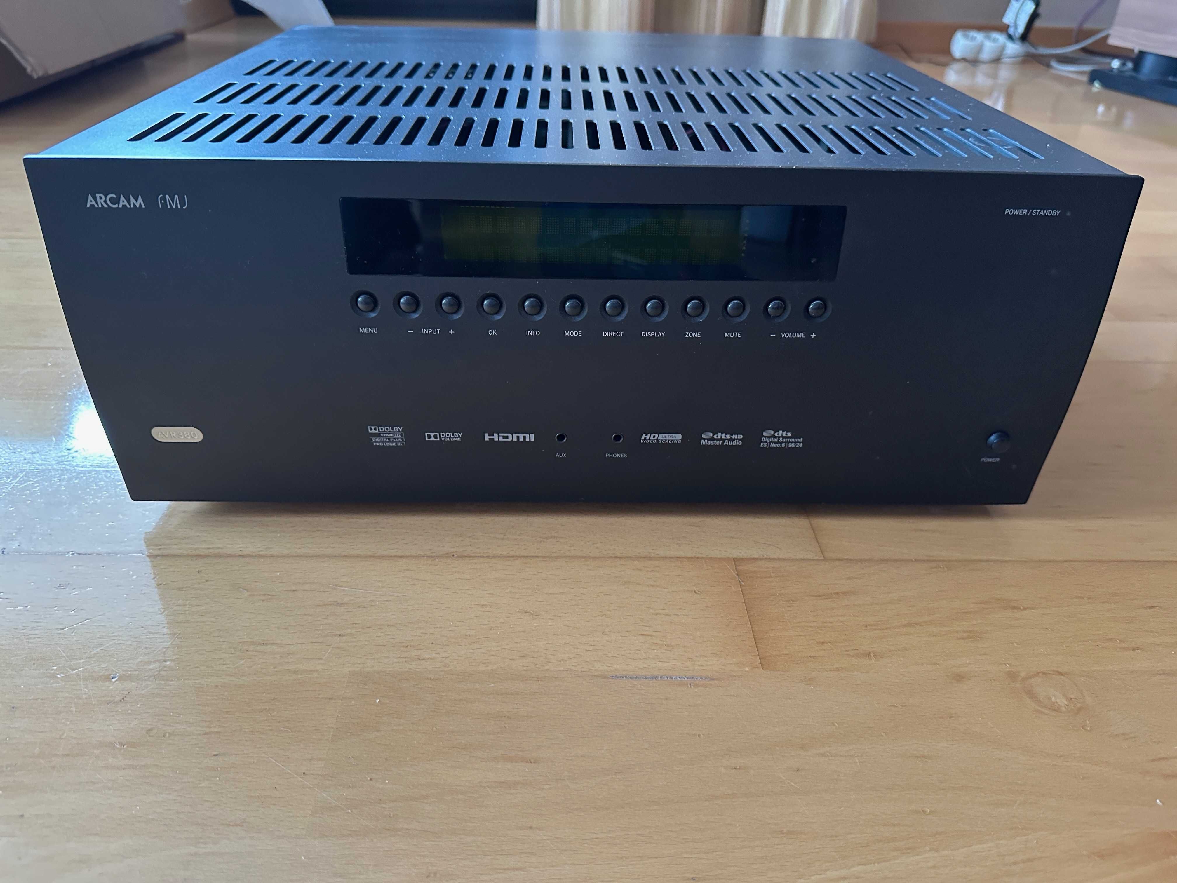 Amplituner ARCAM AVR 380