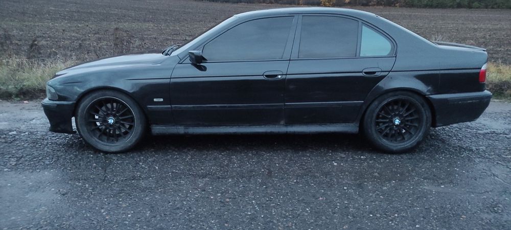 Продам БМВ е39 автомобиль