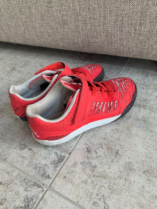 Buty halówki do piłki nożnej