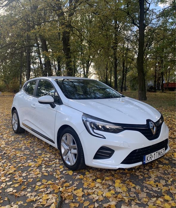 Renault Clio 5 2020 год в отличном состоянии