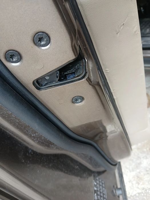 Fechadura / fecho porta frente esquerdo LAND ROVER Discovery IV (L319)