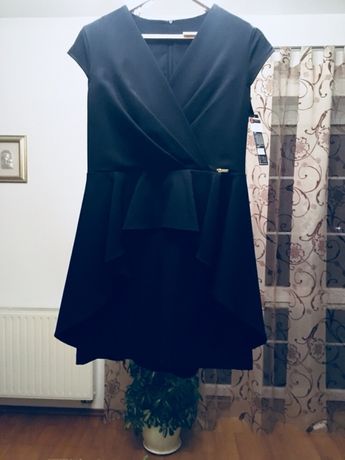 Sukienka 42 kopertowy dekolt czarna