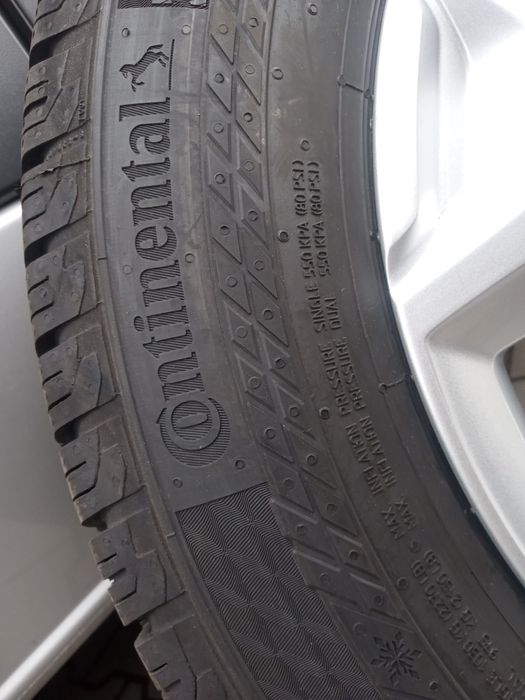 Koła wielosezonowe Renault Trafic Vivaro 215/65R16c Continental Jak No