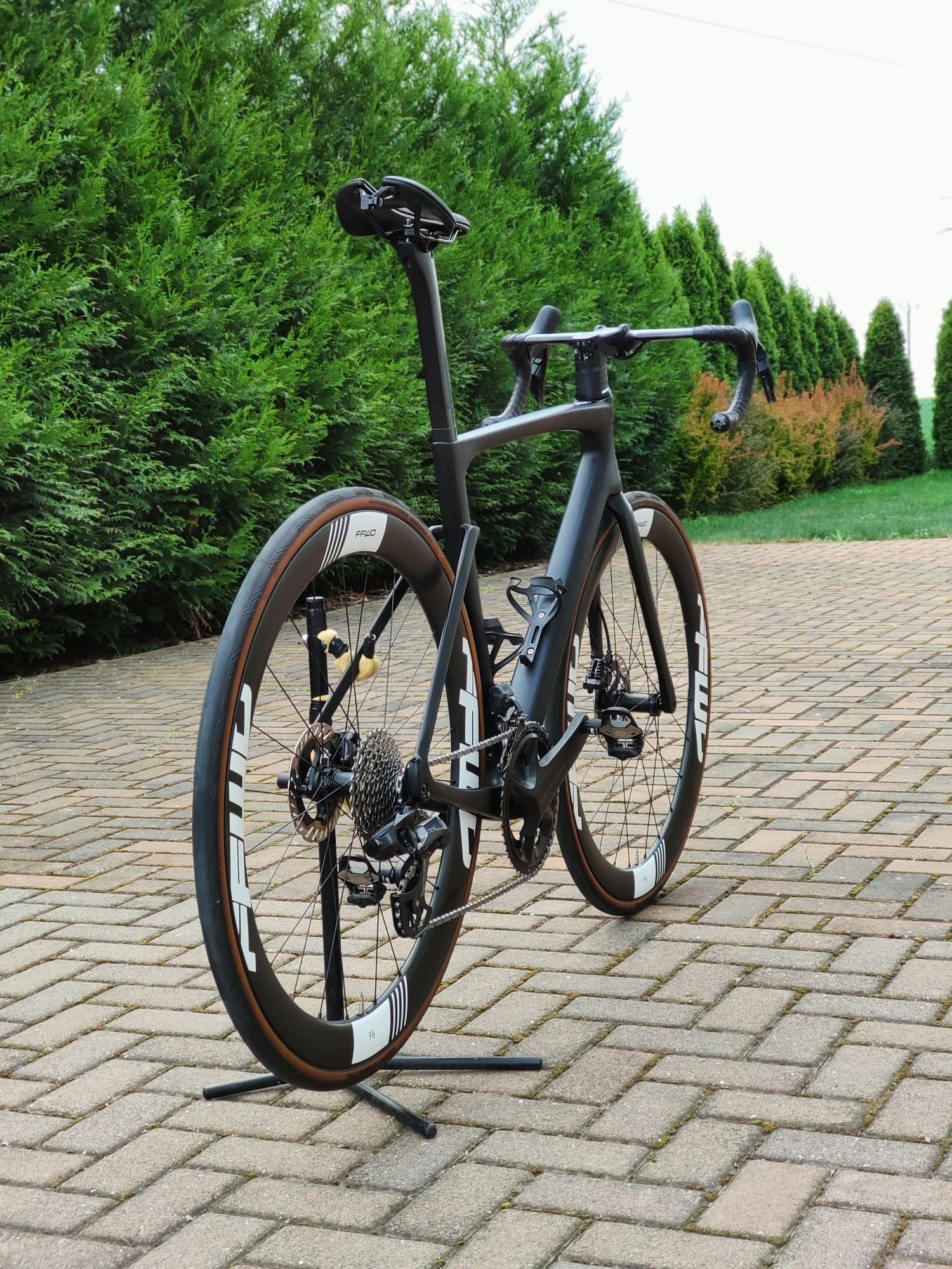 Rower szosowy karbonowy VeloBuild VB-R-168 Disc Version (L / 56)