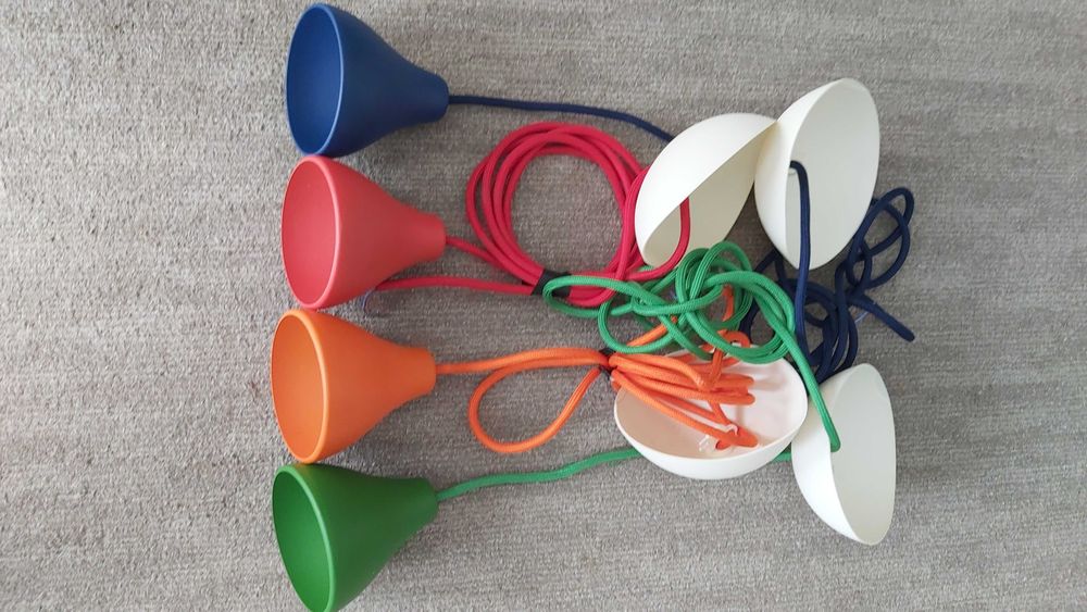 Szklana lampa wisząca, wysoka jakość wykonania i materiałów.