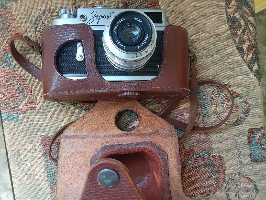 Фотоаппарат Зоркий 4 1966 г.с уникальными  номерами 6661399 и  6629945