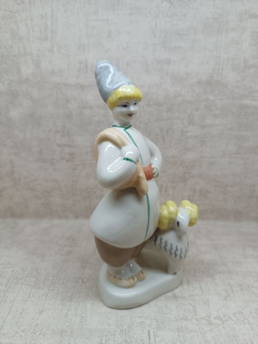 polonne, porcelanowa figurka pasterza