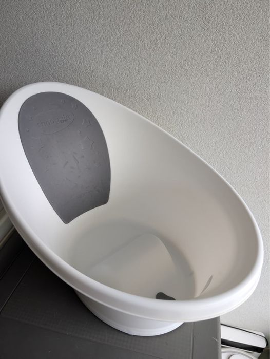 Banheira Shnuggle com suporte como nova