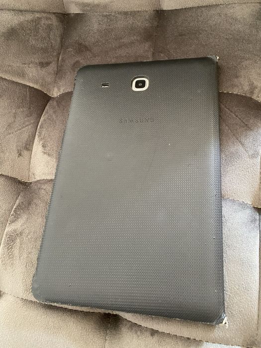 Sprzedam tablet Samsung Galaxy Tab (model SM-T561)
