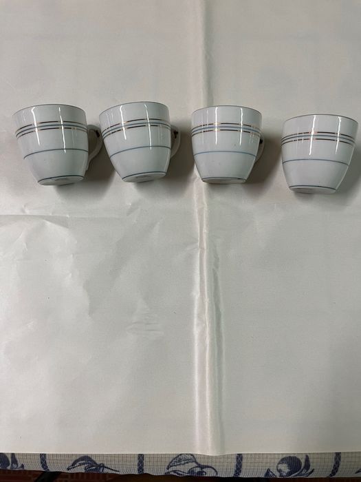 Conjunto 4 chávenas Vista Alegre+oferta