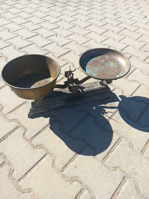 Balança FORCE até 10 kg, francesa, tigelas de latão, década de 1920