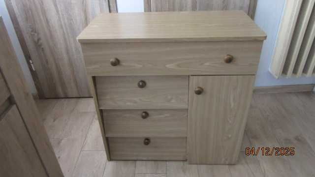 Szafka na buty , obuwie w bdb stanie ( szer.76 , gł.38 , wys.77,5 cm )