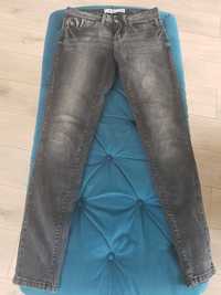 Nowe Jeansy New Look rozmiar 38 dżinsy czarne z lekkimi przetarciami