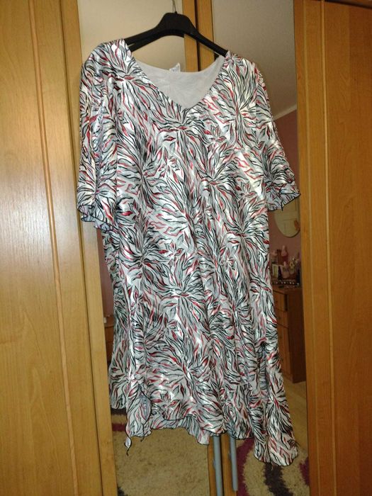 Śliczna asymetryczna tunika r. 50 (wymiary podane w ogłoszeniu)