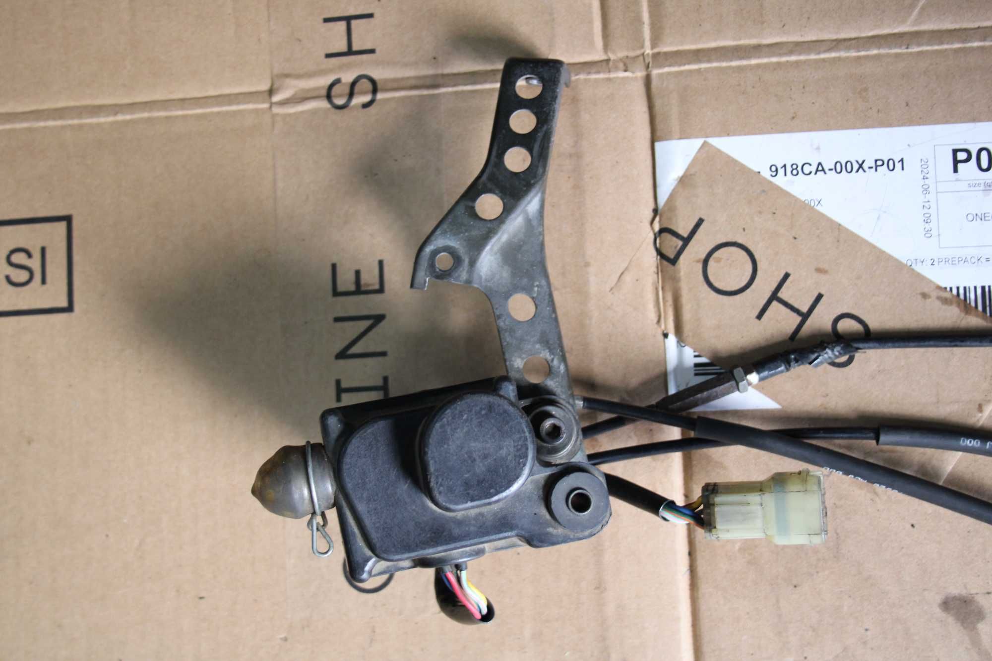 Silniczek Exup Zawór Linki Honda CBR 929 SC44 00-01